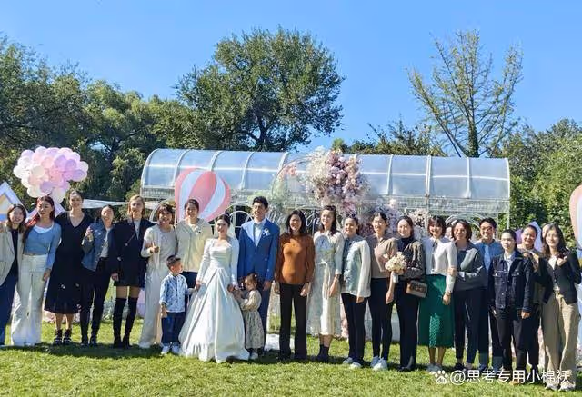 郎平參加王夢潔婚禮:同框惠若琪張常寧,李盈瑩也微笑出鏡