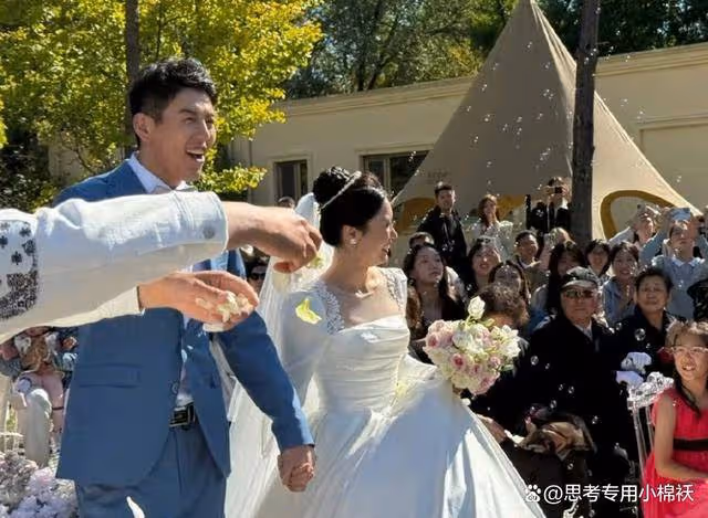 郎平參加王夢潔婚禮:同框惠若琪張常寧,李盈瑩也微笑出鏡
