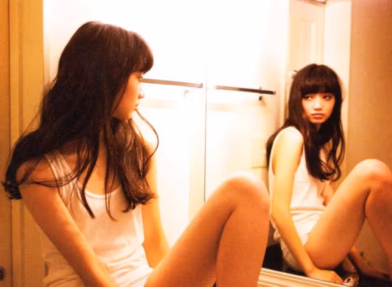 日本女星小松菜奈靚麗寫真!膚白貌美大長腿性感撩人
