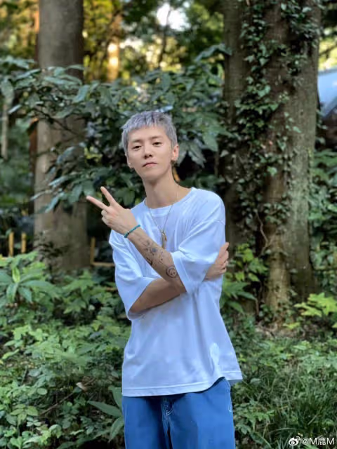 衝上熱搜！關曉彤27歲生日，鹿晗連續8年零點送祝福