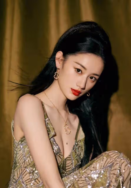 郭曉婷各類靚麗寫真身材火辣!膚白貌美太性感妖艷