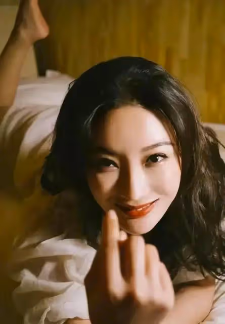 中國乳神王李丹妮再驚艷,網友直呼有點過火
