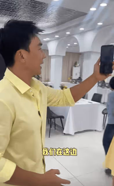 劉畊宏慶生曬江蘇別墅有大泳池,開200萬的車,吳尊孫耀威都來了