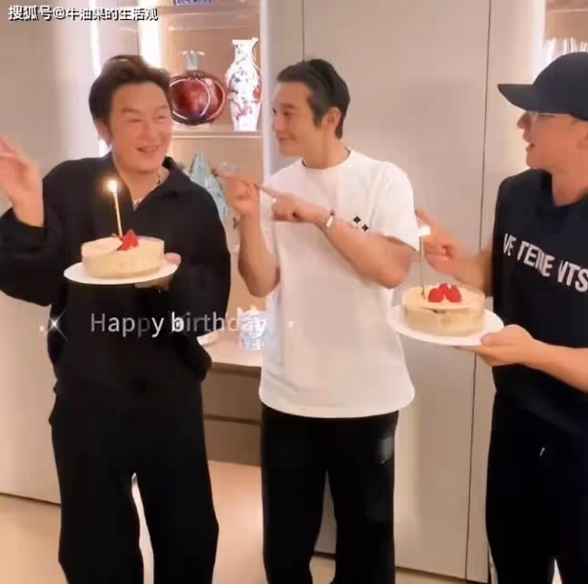 黃曉明帶葉珂參加陳浩民生日會,介紹資源帶她進圈,打造下一個baby