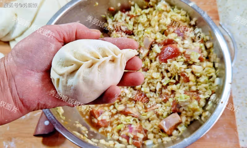 它是蔬菜中的「解毒王」,一排毒,二護肝,三潤腸,蒸包子太香了