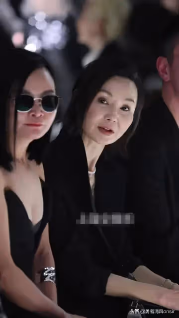 60歲張曼玉亮相上海大秀，臉上有了歲月痕跡，但氣質絕佳依舊很美