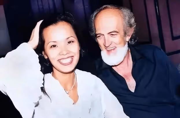 61歲韋唯曬泳裝照：錯過付笛聲戀上侯耀文，家暴前夫已離世，終於熬成人生贏家