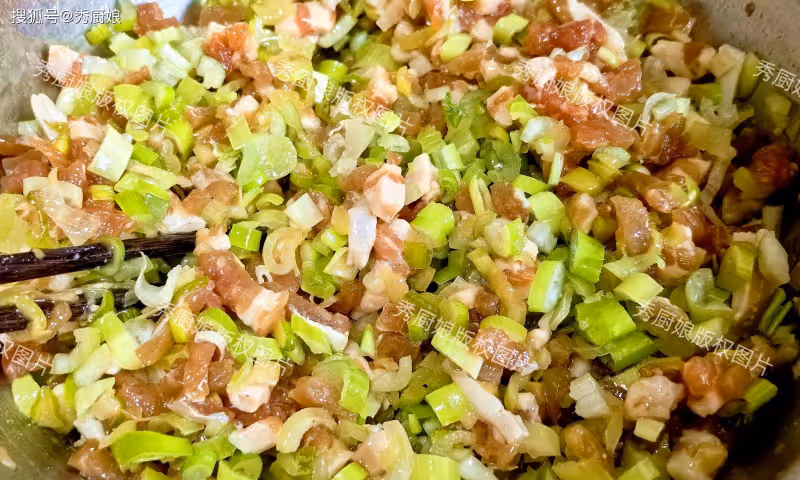 餐桌上的「青黴素」,正大量上市,中老年要常吃,護肝抗菌強免疫