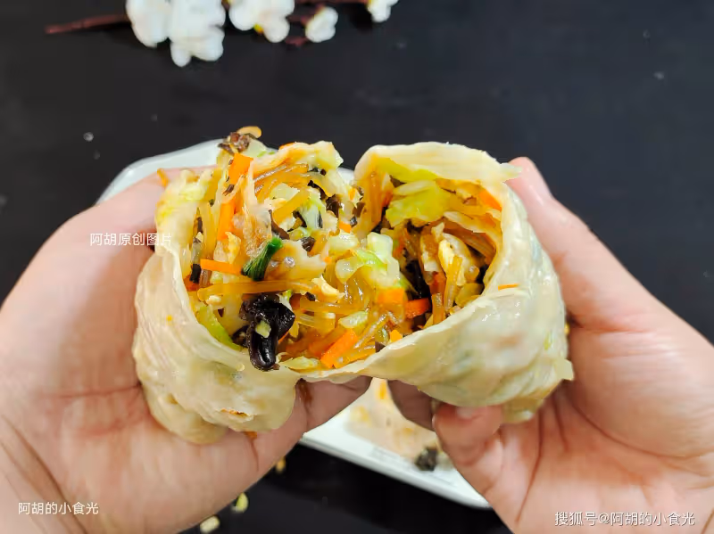比蘿蔔營養、比白菜鮮,這個「菜王」使勁吃!簡單蒸個菜卷,皮薄餡足、特解饞