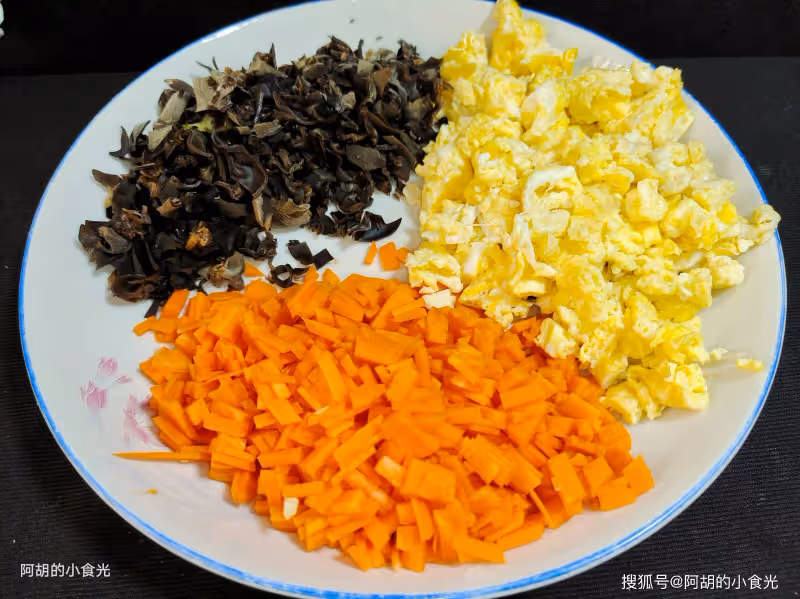 比蘿蔔營養、比白菜鮮,這個「菜王」使勁吃!簡單蒸個菜卷,皮薄餡足、特解饞