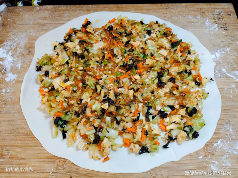 比蘿蔔營養、比白菜鮮,這個「菜王」使勁吃!簡單蒸個菜卷,皮薄餡足、特解饞