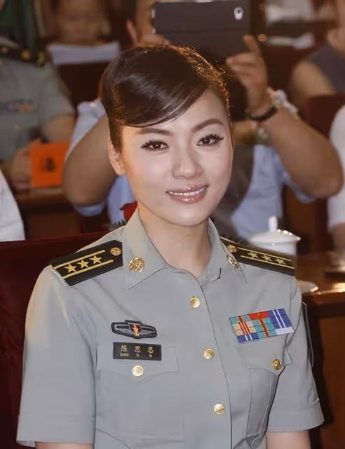 陳思思終於公開和李雙江真實關係,原來是這樣,難怪如此親密!