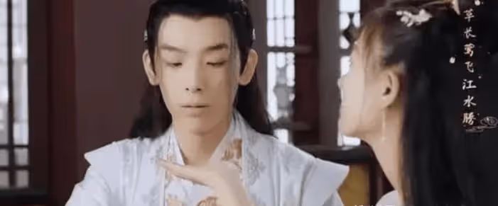 收手吧!資本家的丑孩子」太可怕,沒有演技算了,顏值都沒有