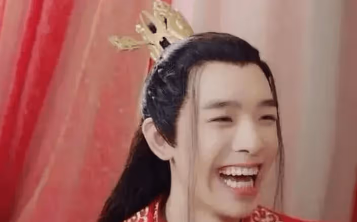 收手吧!資本家的丑孩子」太可怕,沒有演技算了,顏值都沒有