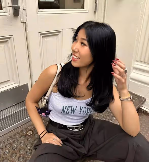 香港知名星二代疑有意入行!21歲身材火辣,街邊大膽行為引熱議
