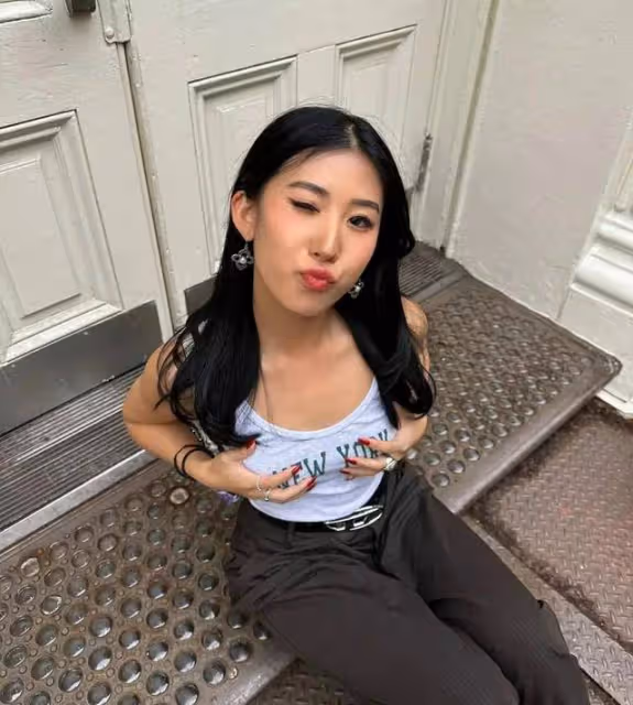 香港知名星二代疑有意入行!21歲身材火辣,街邊大膽行為引熱議