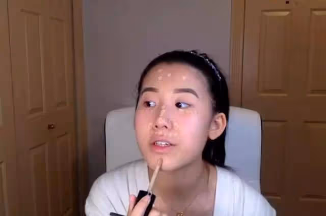 香港知名星二代疑有意入行!21歲身材火辣,街邊大膽行為引熱議