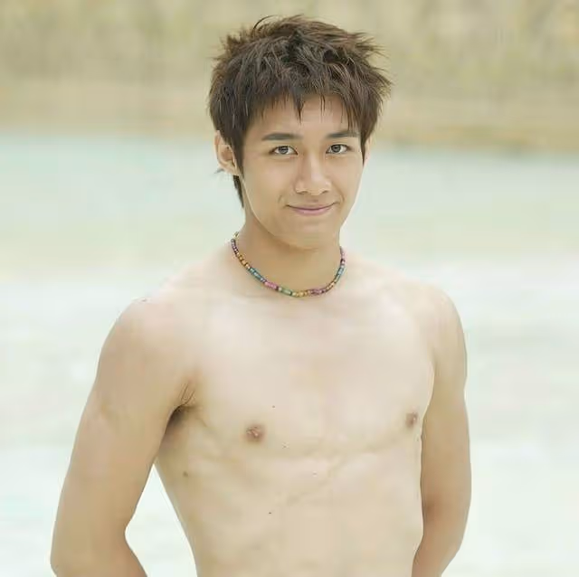TVB知名男星疑縱慾過度,眼底發黑極速衰老,自曝有海量床伴
