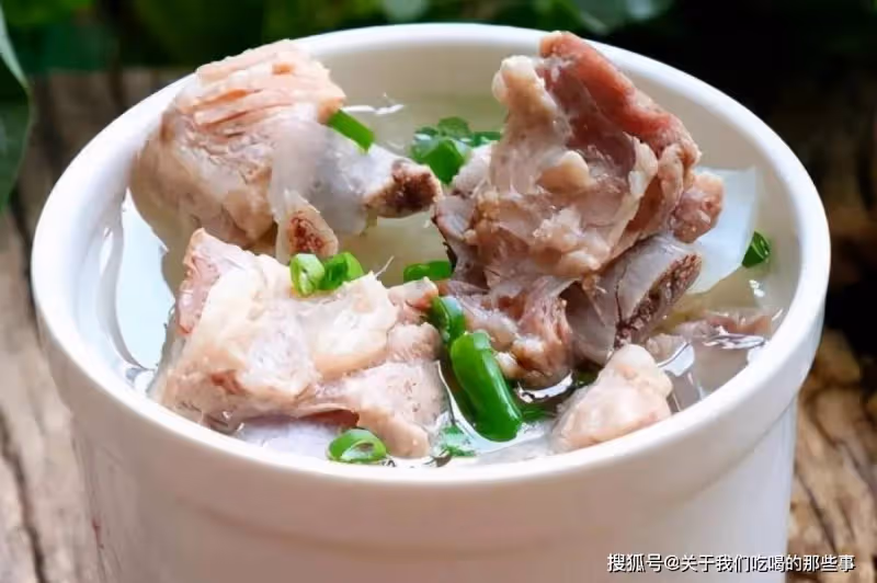 清燉排骨,千萬不要直接燉!訣竅告訴你,排骨湯不腥,味道好極了