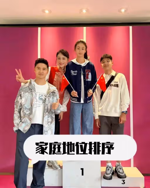 田亮兒子近照曝光,個子高大長相隨爸,脖子太粗壯運動感十足