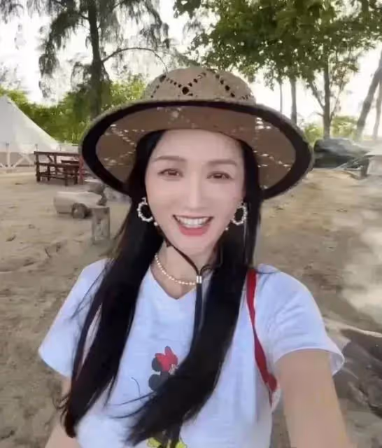 陳喬恩婚後首次現身,本人狀態超好少女感十足,霸氣回懟催生