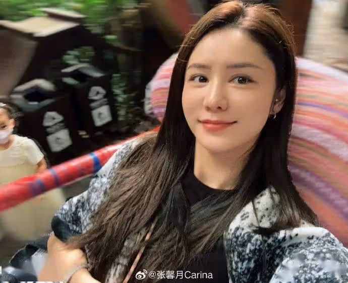 太太張馨月傣裝驚艷亮相,林峯好老公形象再升級,女兒萌言萌語惹人愛!