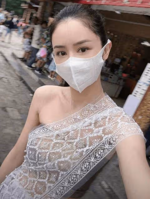 太太張馨月傣裝驚艷亮相,林峯好老公形象再升級,女兒萌言萌語惹人愛!