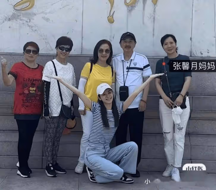 太太張馨月傣裝驚艷亮相,林峯好老公形象再升級,女兒萌言萌語惹人愛!