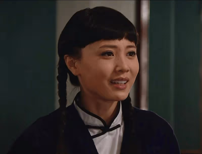 TVB花旦朱晨麗來港20年歷盡辛酸！住劏房與蟑螂為伴、當飯店服務員、被網民罵大陸雞