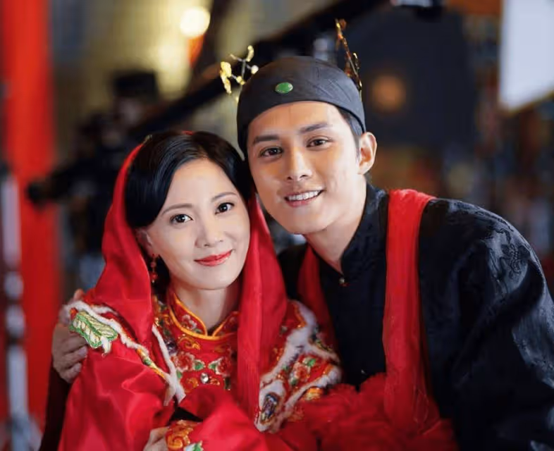 TVB花旦朱晨麗來港20年歷盡辛酸!住劏房與蟑螂為伴、當飯店服務員、被網民罵大陸雞
