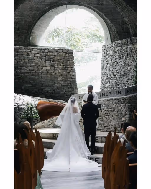 TVB女星蔣家旻再曬婚照!激動向丈夫嘟嘴索吻!自爆在日本結婚原因