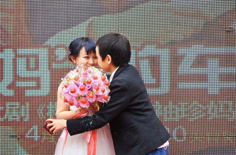 反轉!秦學仕再曝朱潔出軌實錘,菜刀威脅內幕,保證書內容太炸裂