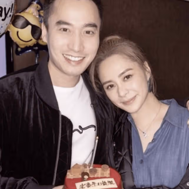 鍾欣潼前夫賴弘國二胎得女,曬三婚妻子產後照,結婚兩年子女雙全