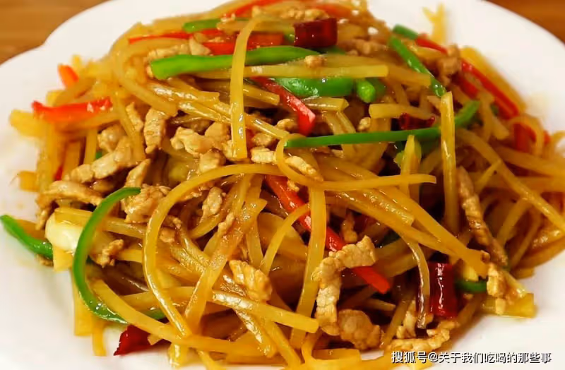 炒肉絲直接下鍋,難怪又柴又腥!掌握好3點竅門,肉絲又嫩又香