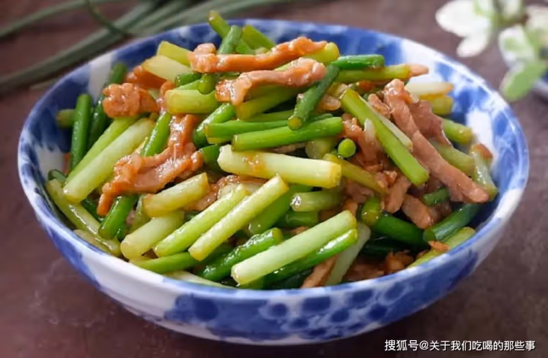 炒肉絲直接下鍋,難怪又柴又腥!掌握好3點竅門,肉絲又嫩又香