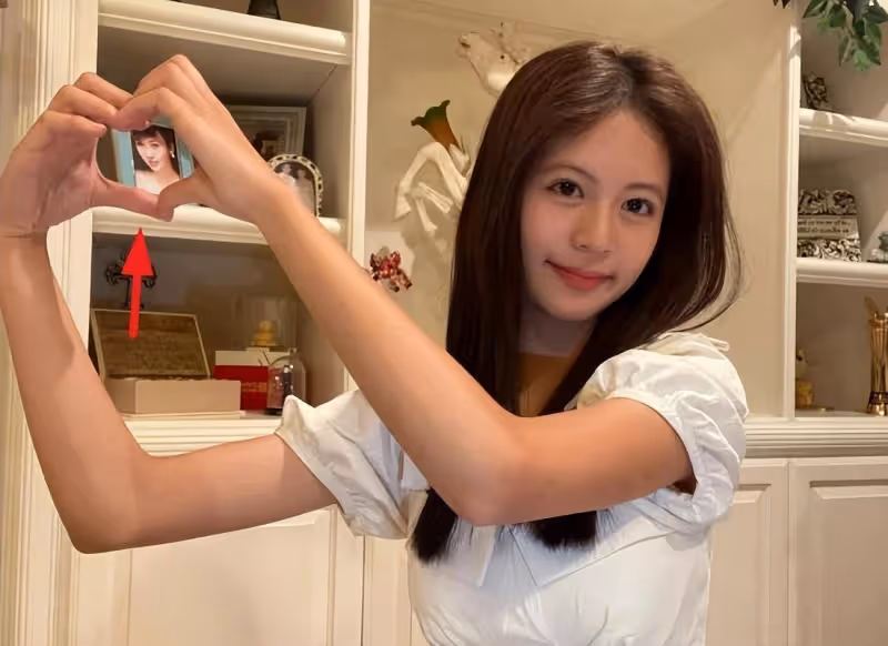 翁虹愛女喜迎17歲生日,小水晶穿輕婚紗仙氣十足,但難超媽媽神顏