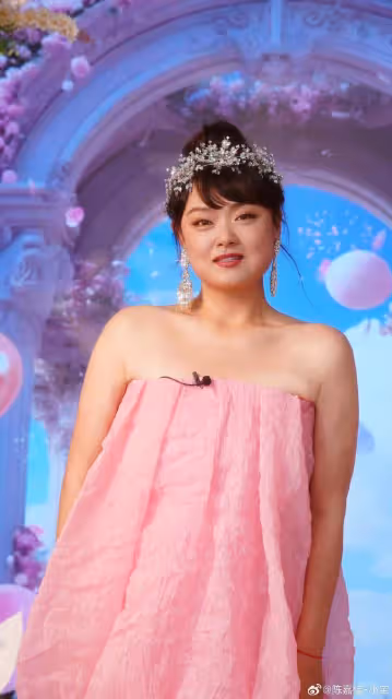 知名港女星曬近況,被指體重有反彈趨勢,減近150磅失去辨識度