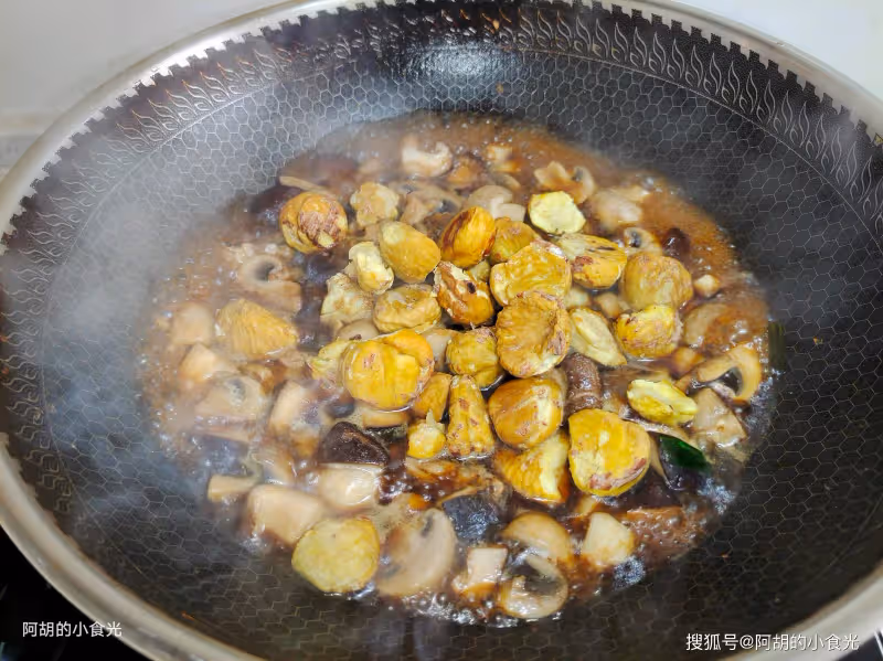山藥芋頭靠邊站,它才是秋補第一名!一鮮一香搭配燜一燜,鮮甜滑嫩、特下飯