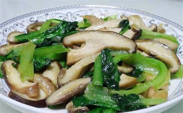 這道素菜要收藏了,香菇炒小白菜,清淡好吃又營養,做法還簡單
