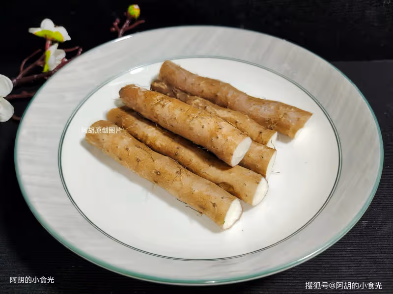 是時候吃此菜了,竟也是秋天第一補!葷素搭配蒸一蒸,菜嫩肉滑、清爽不膩