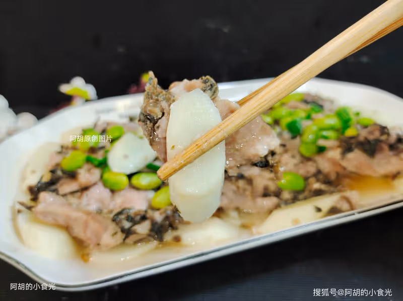 是時候吃此菜了,竟也是秋天第一補!葷素搭配蒸一蒸,菜嫩肉滑、清爽不膩