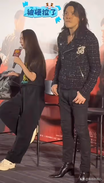向佐宣傳《門前寶地》妝造引起熱議,全網都在模仿他!向佐火了