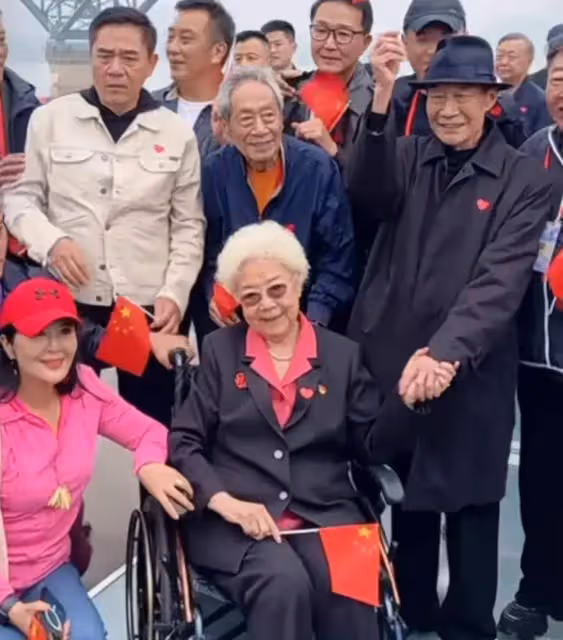 南京迎來70位戲骨:96歲李雪健最和藹,宋春麗太謙虛,葛優最搶鏡