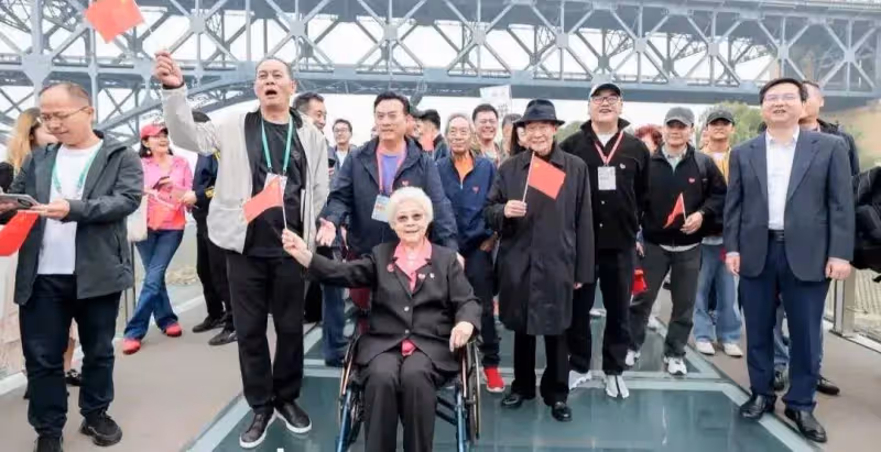 南京迎來70位戲骨:96歲李雪健最和藹,宋春麗太謙虛,葛優最搶鏡