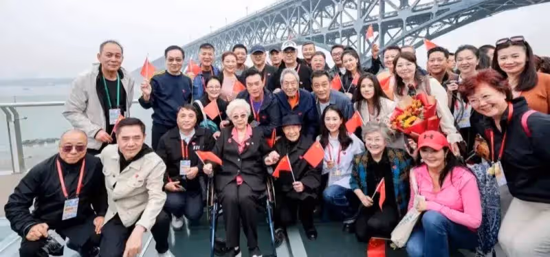 南京迎來70位戲骨:96歲李雪健最和藹,宋春麗太謙虛,葛優最搶鏡
