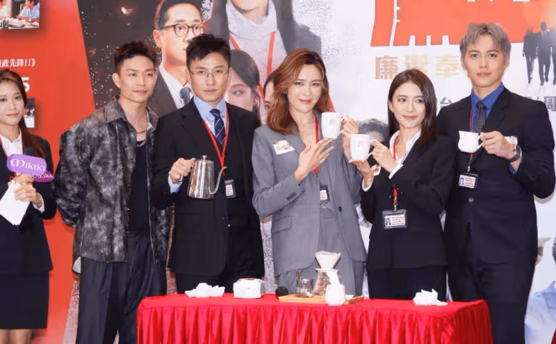 望與太太同台拎視帝後!TVB男星主演台慶劇將播!大讚老婆功力深厚
