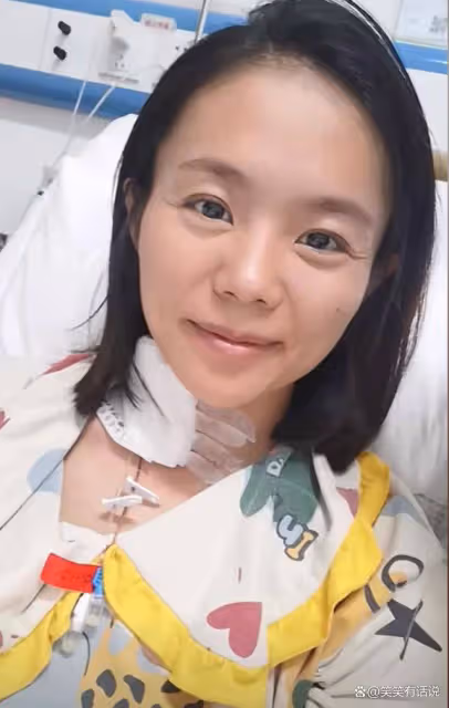 男孩一遍遍呼喚癌症晚期的母親，孩子父親：妻子才28歲，很心酸