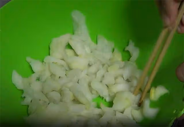 柚子皮切記不要扔,簡單一炒,做出好吃的柚子糖,果斷收藏了