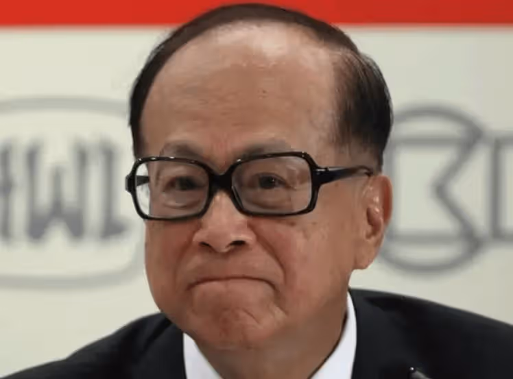 李嘉誠說：「和周圍人搞好關係的秘訣就是，不要和他們分享任何成功的喜悅。」