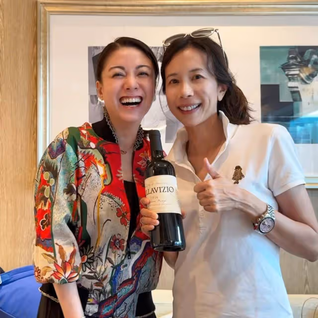 莫文蔚媽媽罕現身!風采依舊,人生經歷比女兒還精彩